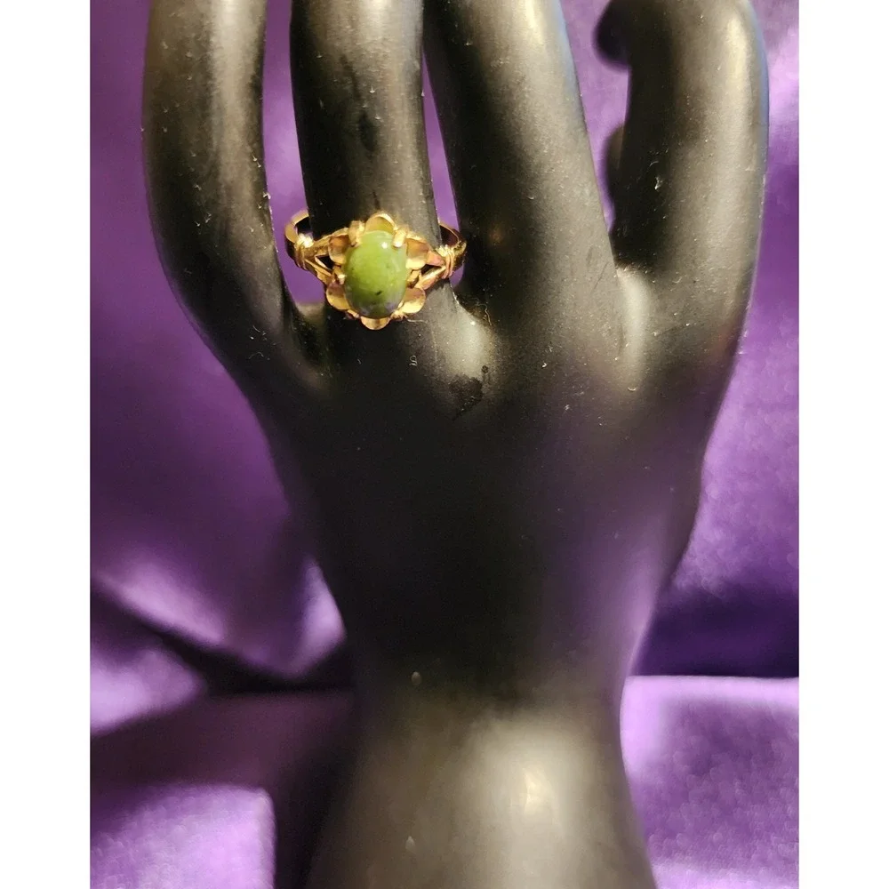 Vintage 10K Gold Filled Green  Cabochon Scalloped Floral Ring Size 5.25 3g - Picture 3 of 9